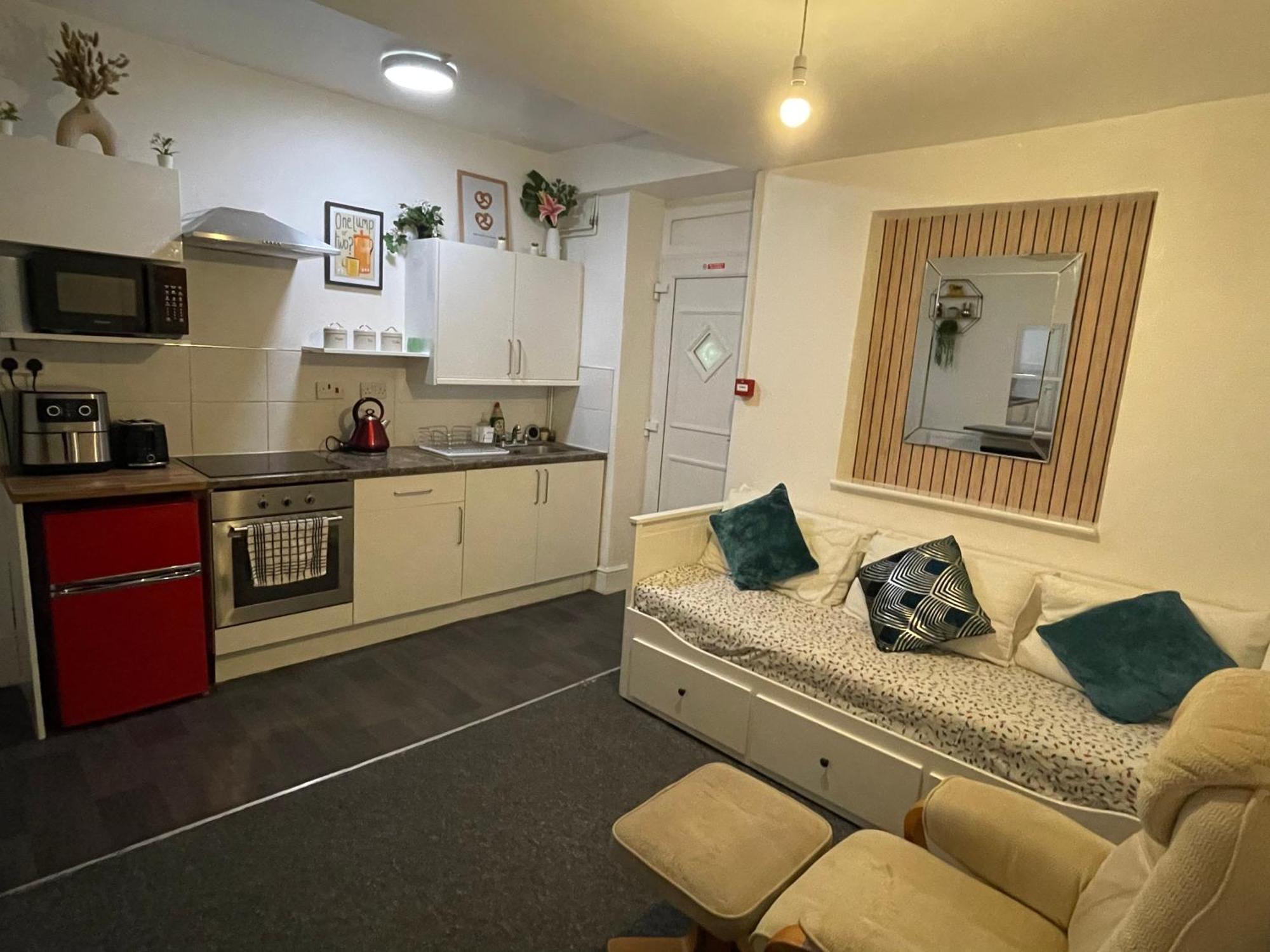 Backpackers Blackpool Hotel & Suites Экстерьер фото