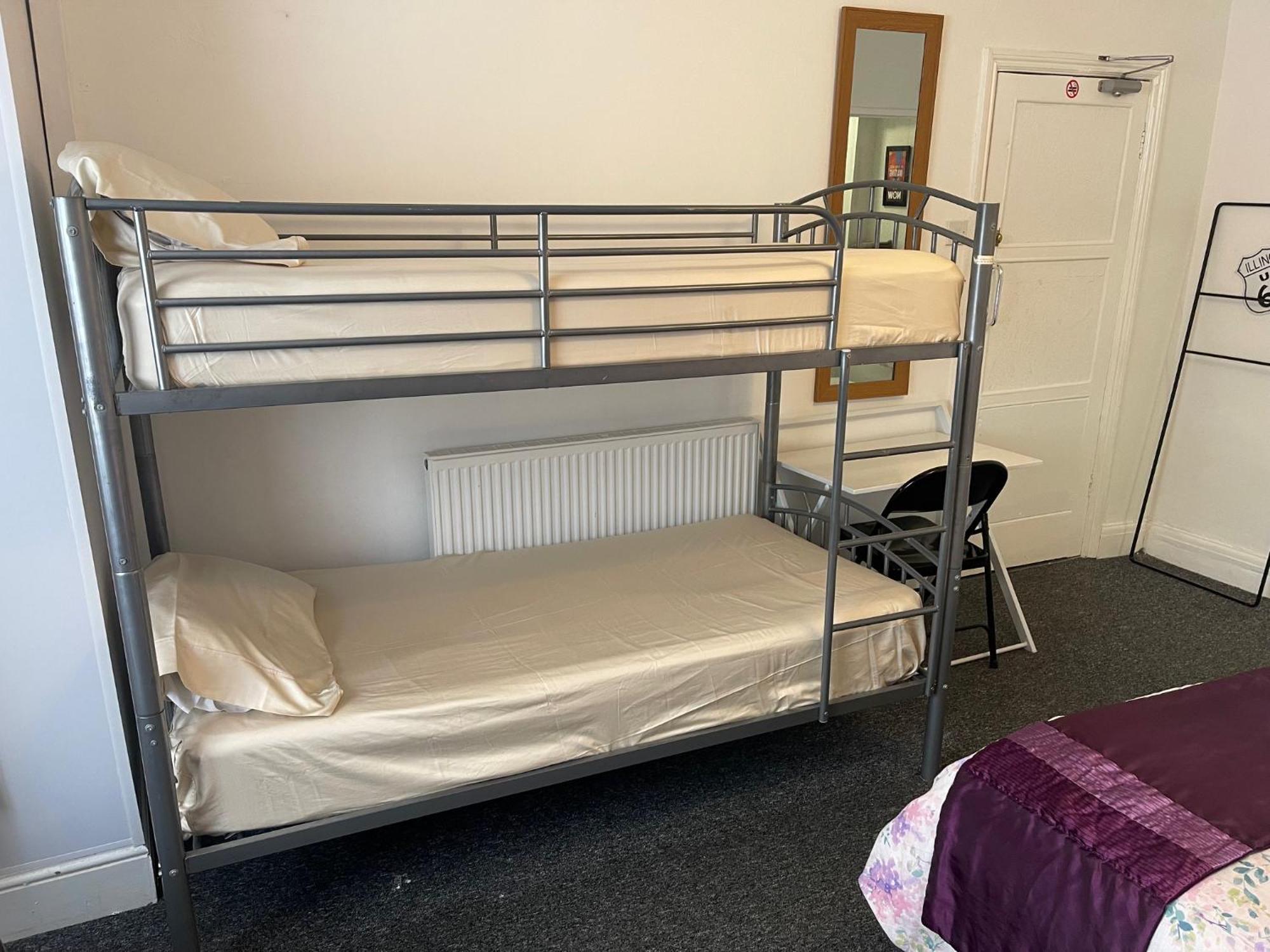 Backpackers Blackpool Hotel & Suites Экстерьер фото