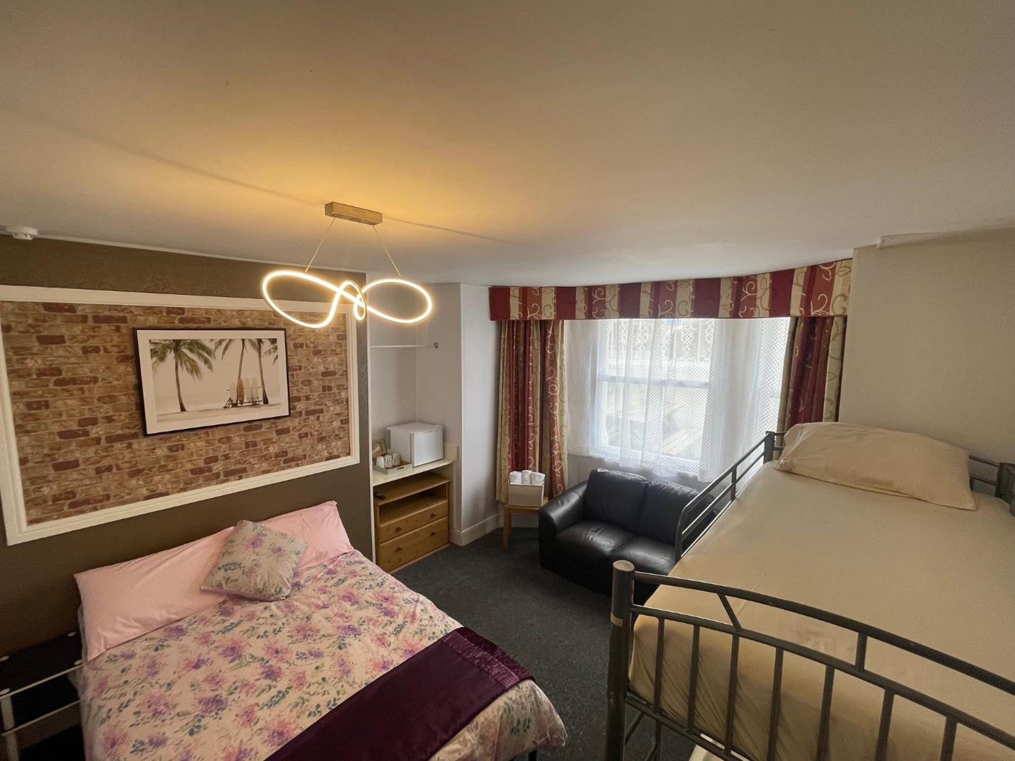 Backpackers Blackpool Hotel & Suites Экстерьер фото