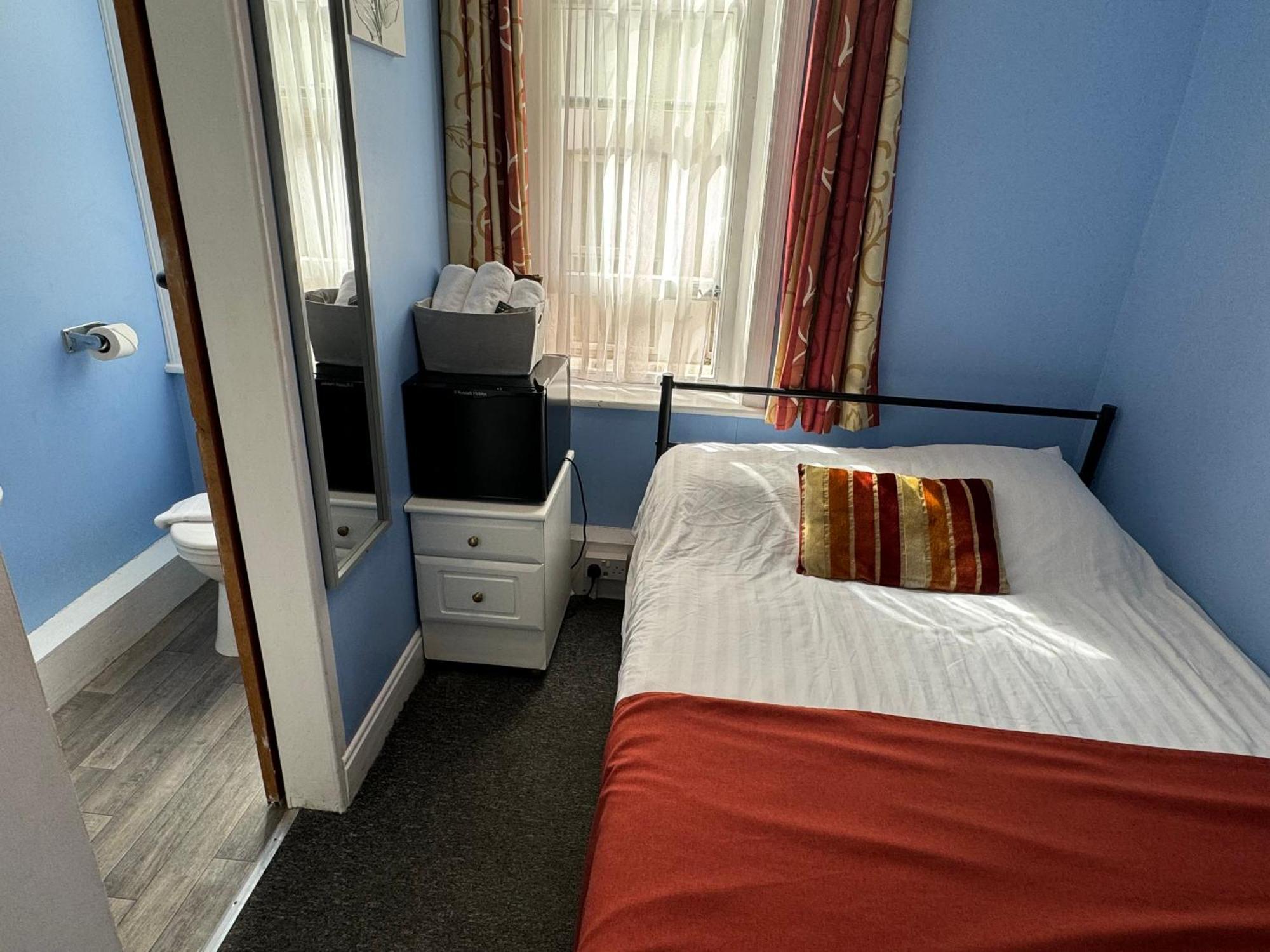 Backpackers Blackpool Hotel & Suites Экстерьер фото