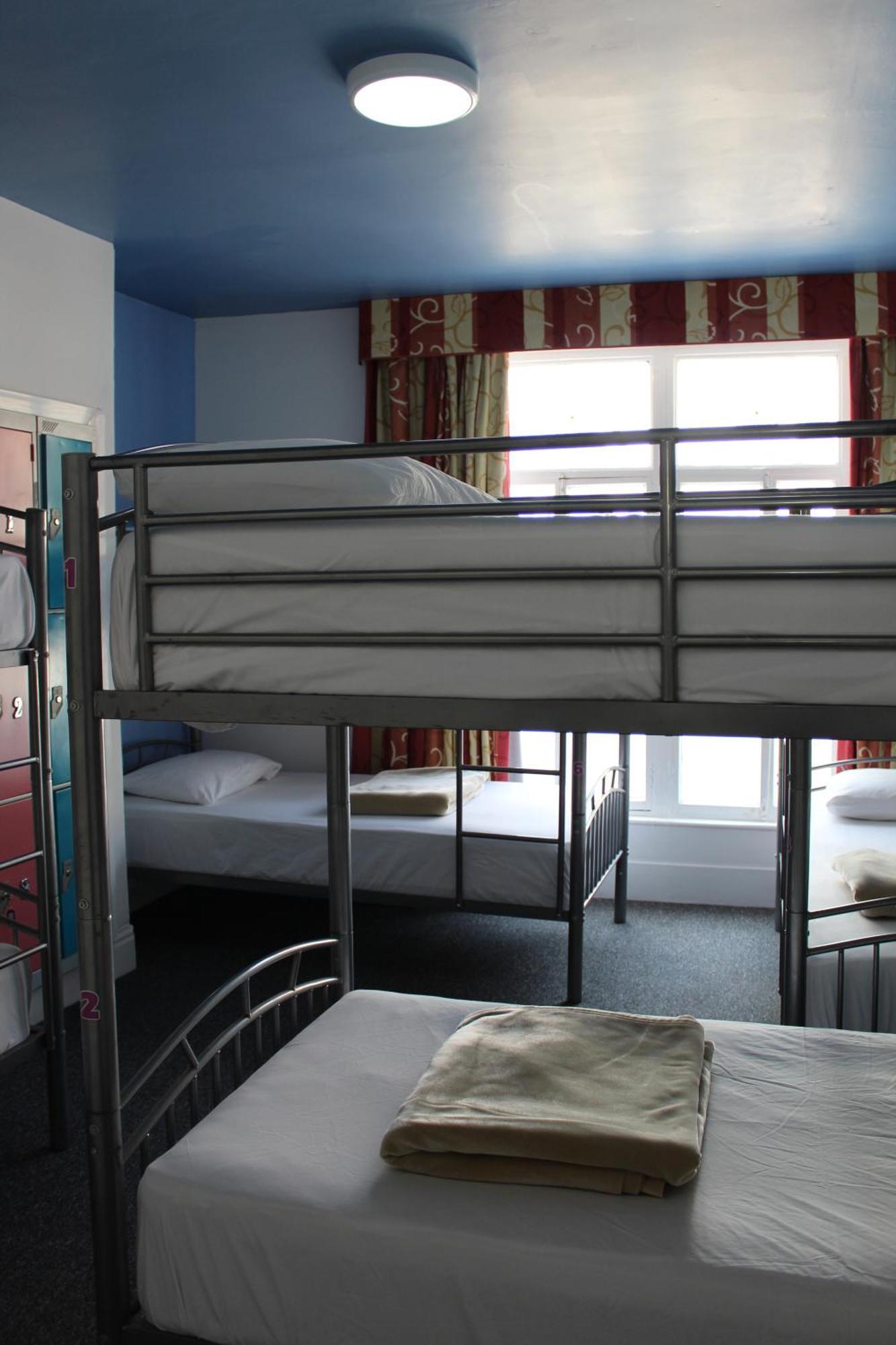 Backpackers Blackpool Hotel & Suites Экстерьер фото