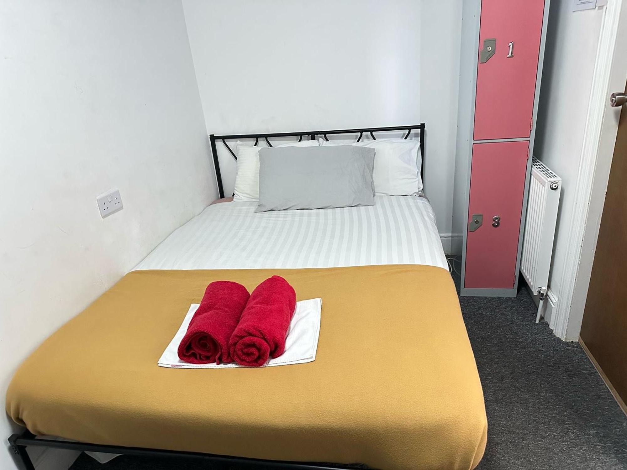 Backpackers Blackpool Hotel & Suites Экстерьер фото