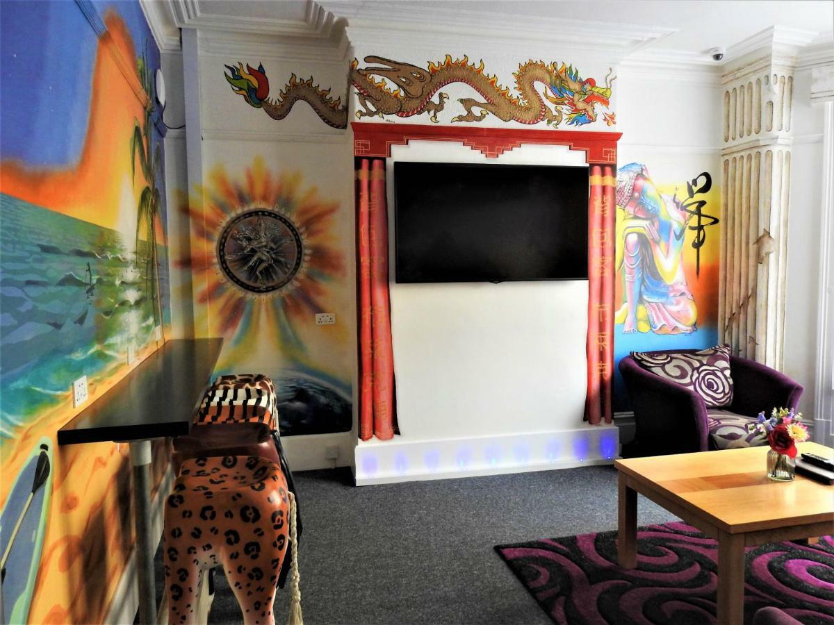 Backpackers Blackpool Hotel & Suites Экстерьер фото