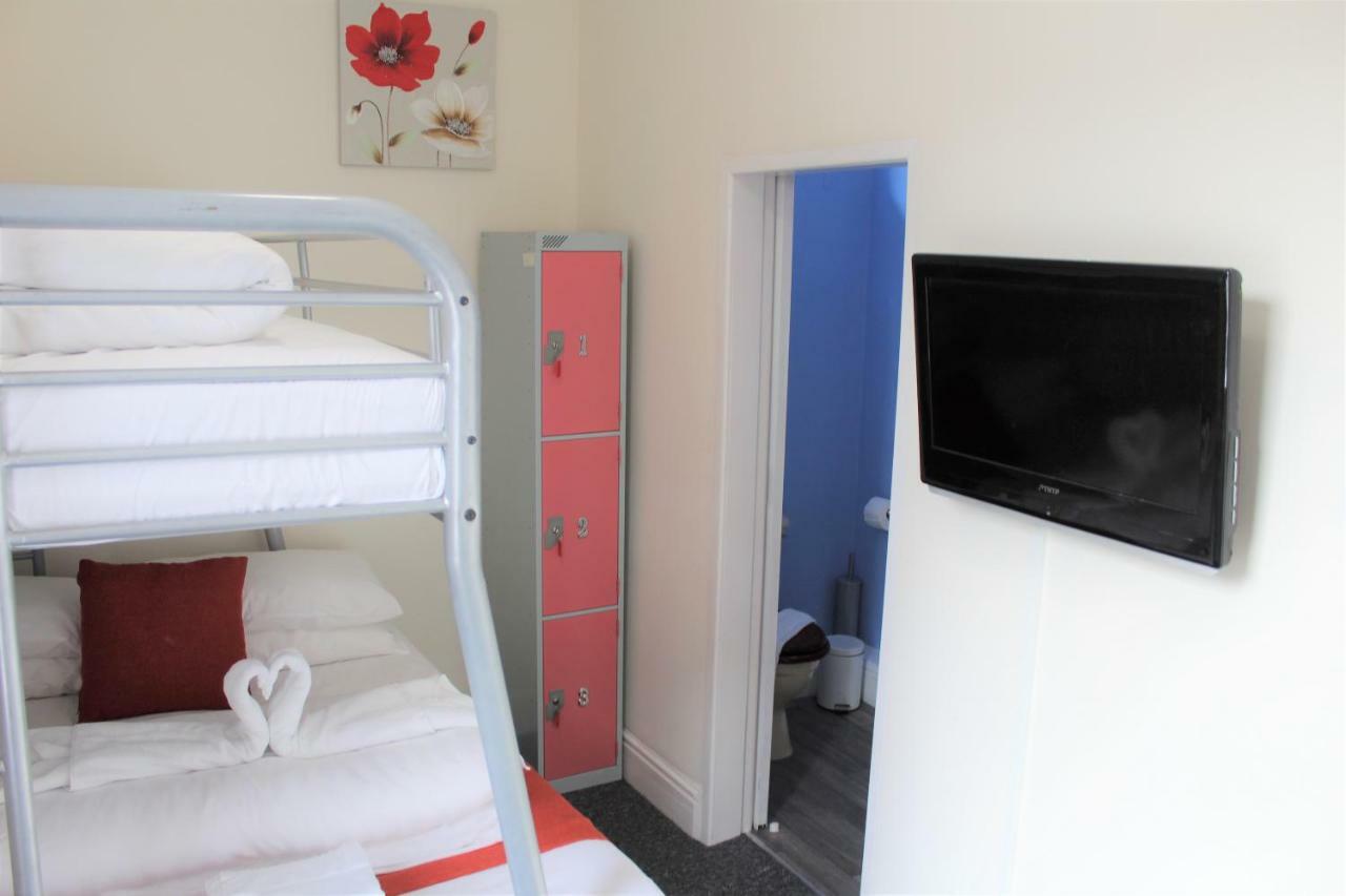 Backpackers Blackpool Hotel & Suites Экстерьер фото